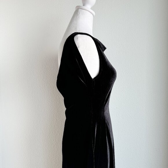 VINTAGE HANDMADE FLOOR LENGTH BLACK VELVET DRESS - Picture 6 of 7